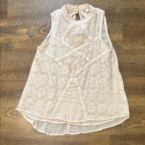 Umgee Cream Lace Sleeveless Blouse